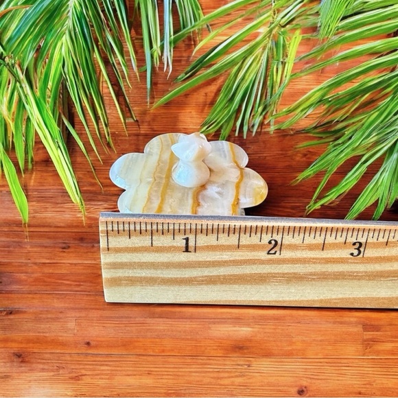 Vintage Carved Onyx Stone Lidded Trinket Dish – Flower Shaped - Picture 9 of 12